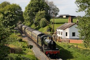 Bradley Manor passing the cottage crossing near the summit of Eardington bank 3rd May 2017